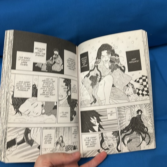 Demon Slayer Kimetsu No Yaiba Comic Volume 1 Rated T Teen Shonen Jump Viz Media - Picture 7 of 7